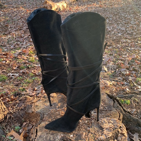 Schutz
Maryana Lace Cow Suede Boot - Picture 10 of 16